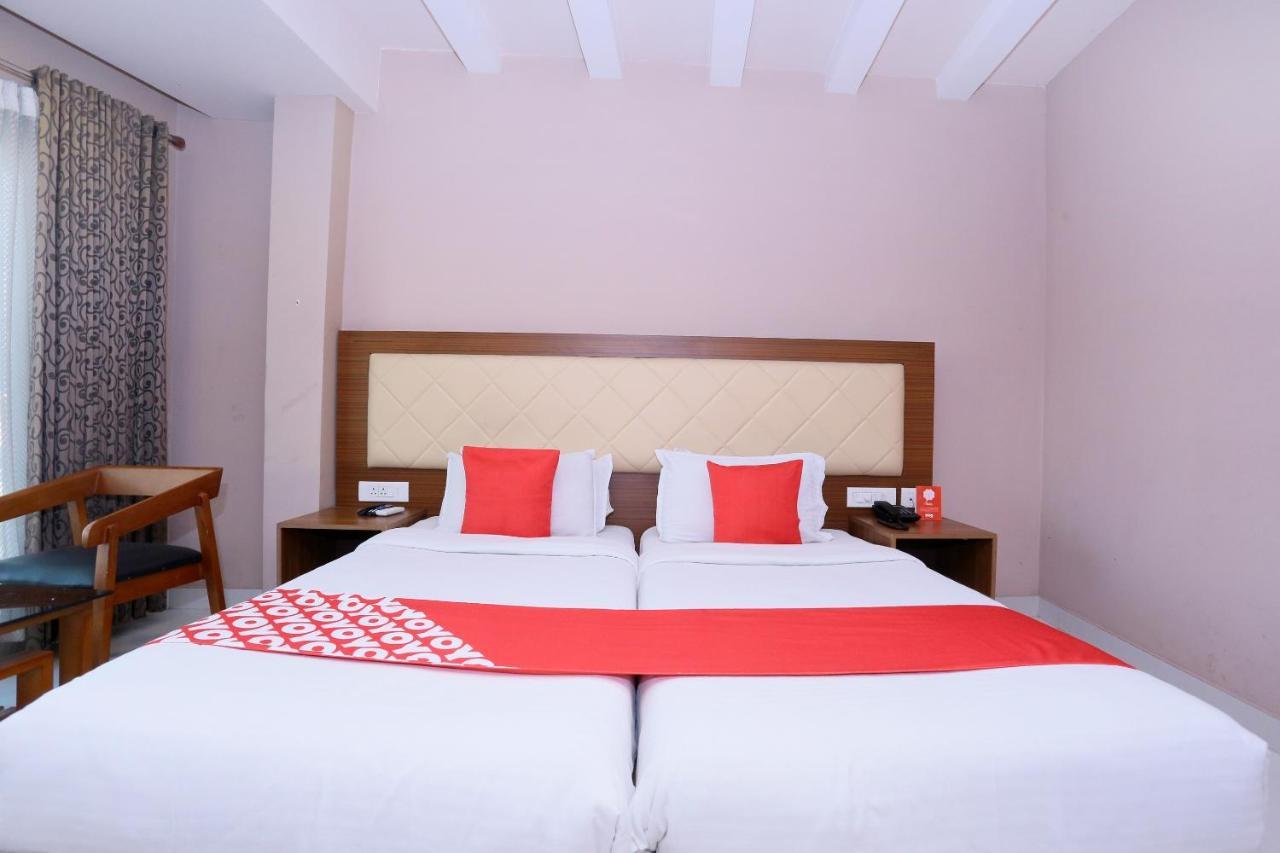 Oyo Flagship 25093 Hotel Thamam Kochi Exterior foto