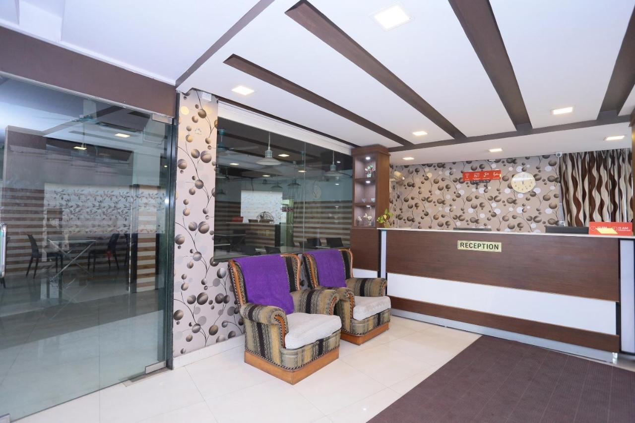 Oyo Flagship 25093 Hotel Thamam Kochi Exterior foto