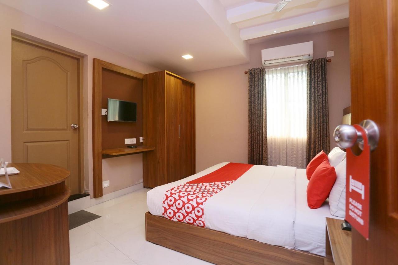 Oyo Flagship 25093 Hotel Thamam Kochi Exterior foto